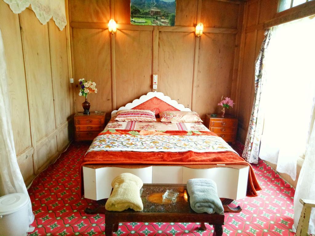 New Bul Bul Group Of Houseboats Srinagar Otel Durgjan Dış mekan fotoğraf