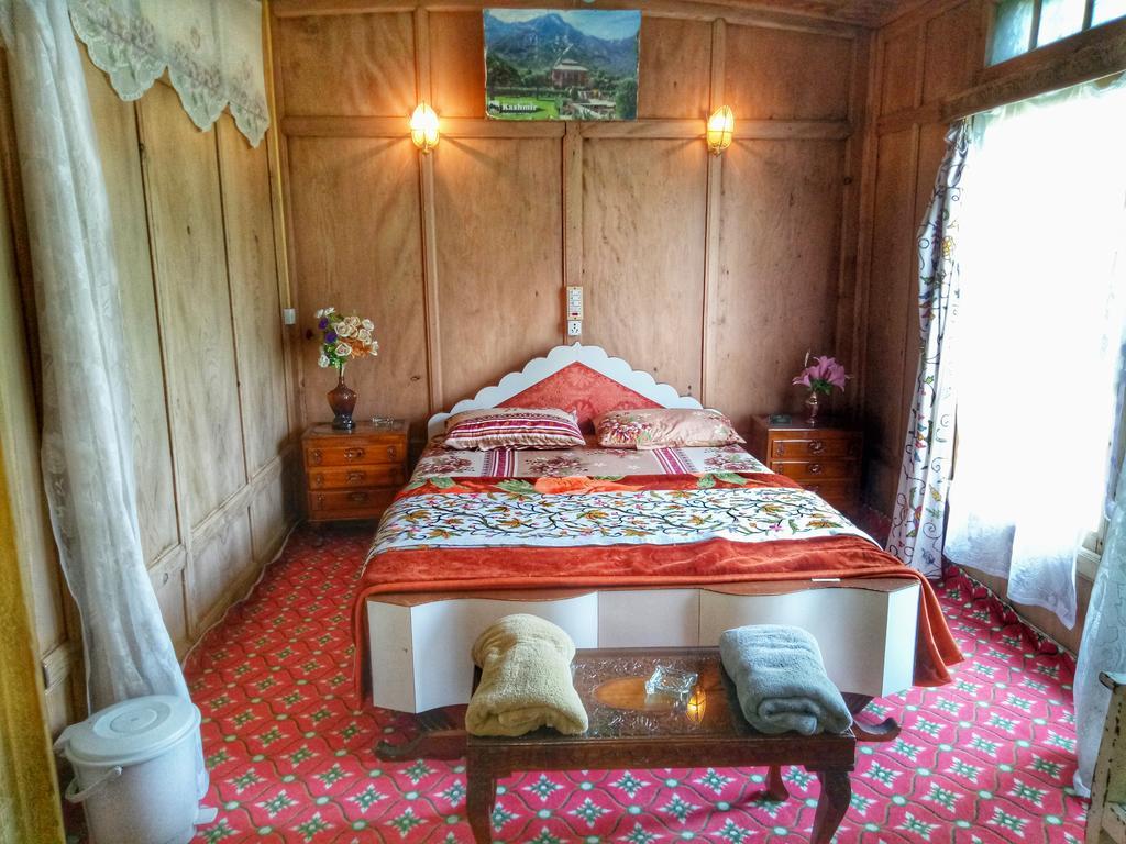 New Bul Bul Group Of Houseboats Srinagar Otel Durgjan Dış mekan fotoğraf