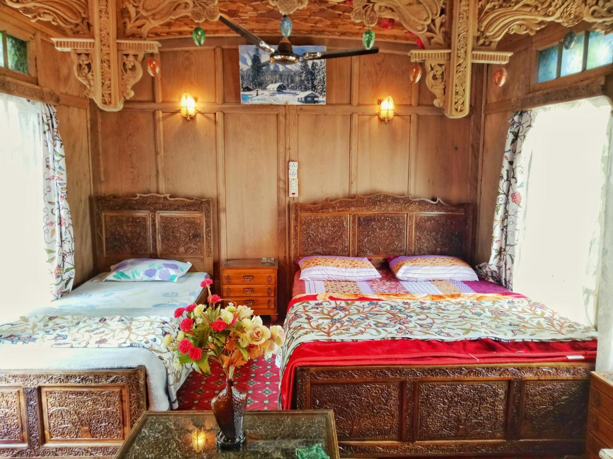 New Bul Bul Group Of Houseboats Srinagar Otel Durgjan Dış mekan fotoğraf