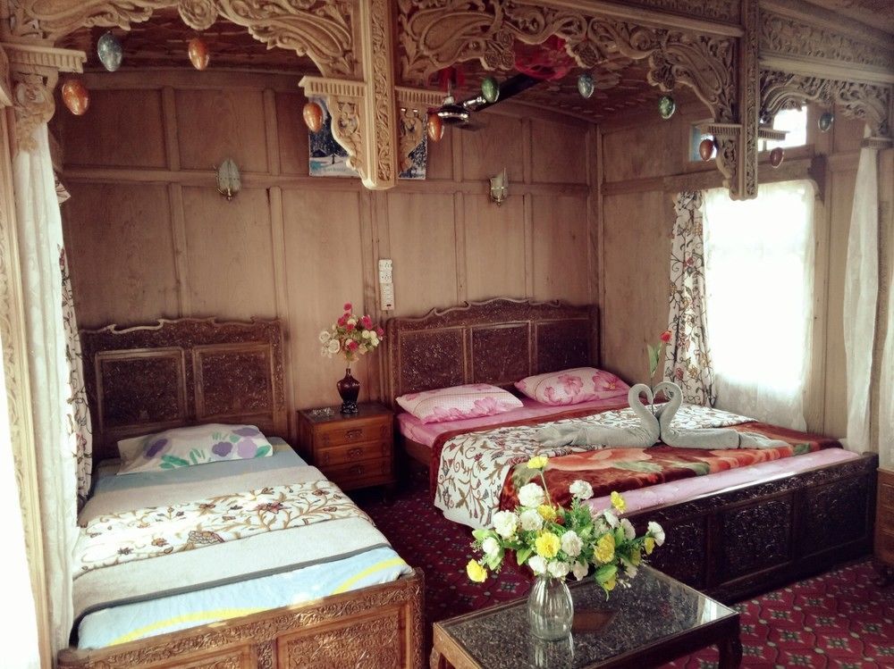 New Bul Bul Group Of Houseboats Srinagar Otel Durgjan Dış mekan fotoğraf
