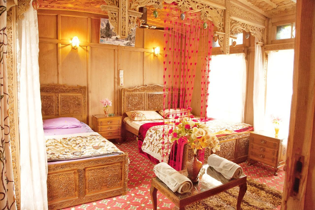 New Bul Bul Group Of Houseboats Srinagar Otel Durgjan Dış mekan fotoğraf
