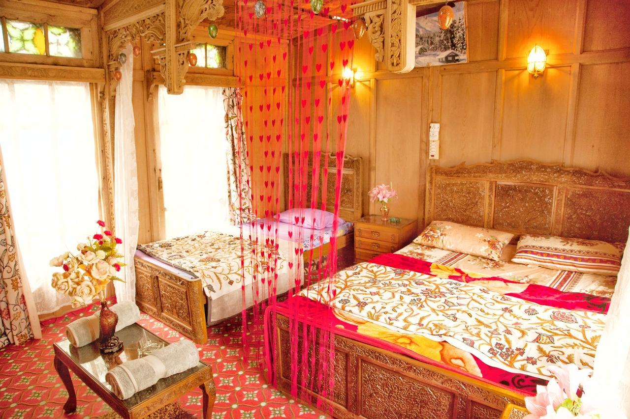 New Bul Bul Group Of Houseboats Srinagar Otel Durgjan Dış mekan fotoğraf