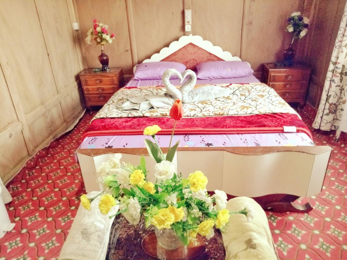 New Bul Bul Group Of Houseboats Srinagar Otel Durgjan Dış mekan fotoğraf