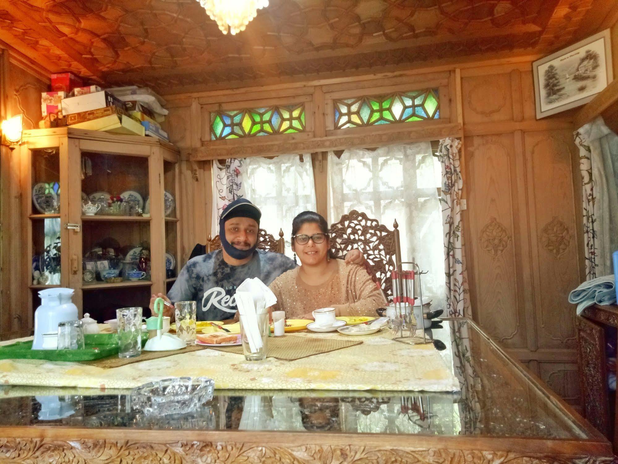 New Bul Bul Group Of Houseboats Srinagar Otel Durgjan Dış mekan fotoğraf