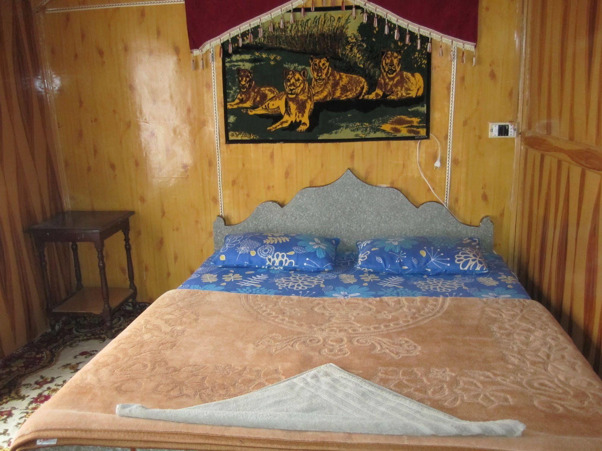 New Bul Bul Group Of Houseboats Srinagar Otel Durgjan Dış mekan fotoğraf