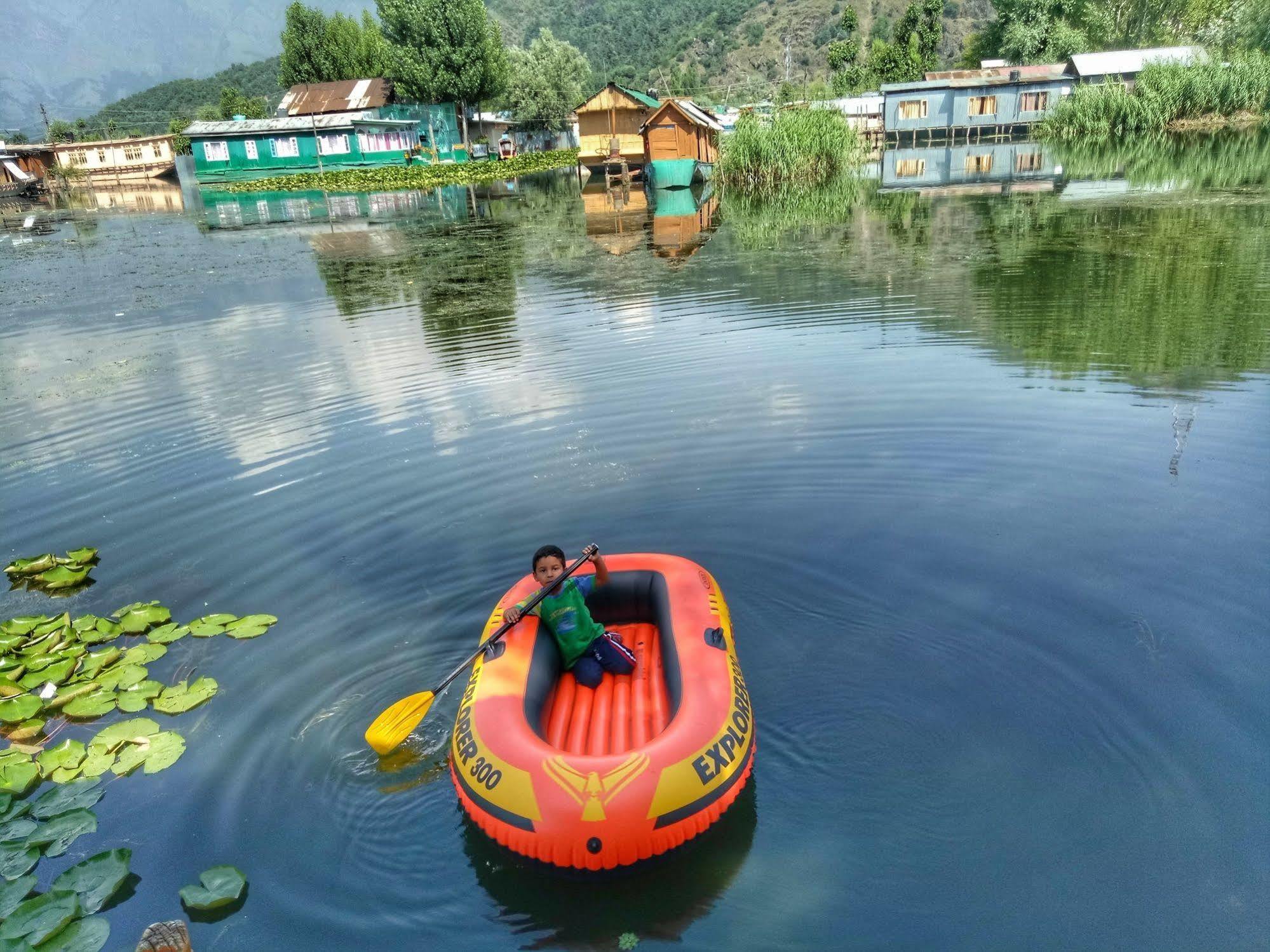 New Bul Bul Group Of Houseboats Srinagar Otel Durgjan Dış mekan fotoğraf