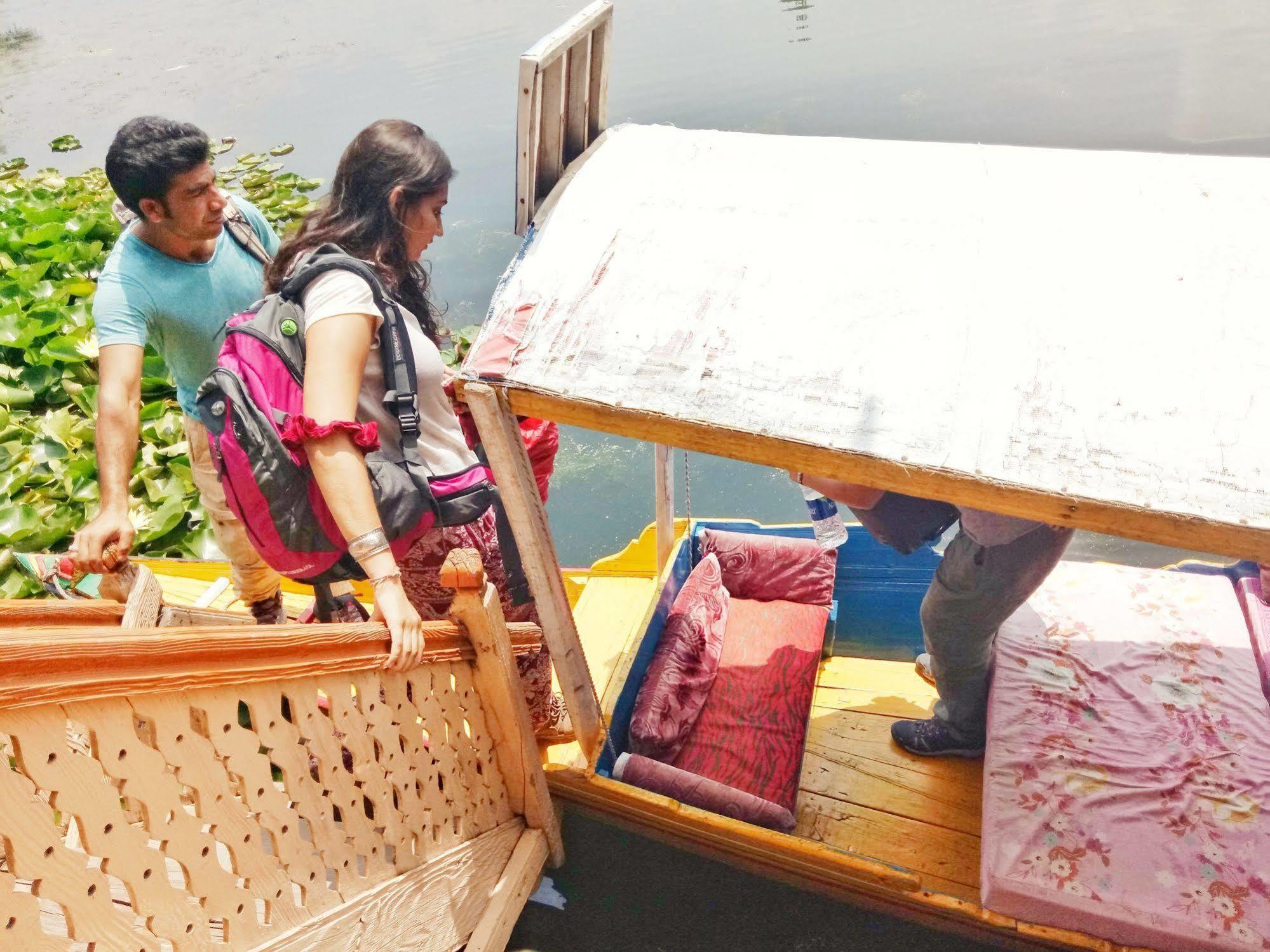 New Bul Bul Group Of Houseboats Srinagar Otel Durgjan Dış mekan fotoğraf