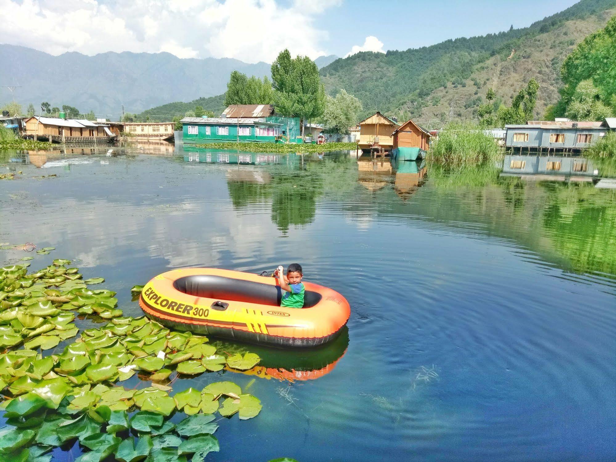 New Bul Bul Group Of Houseboats Srinagar Otel Durgjan Dış mekan fotoğraf