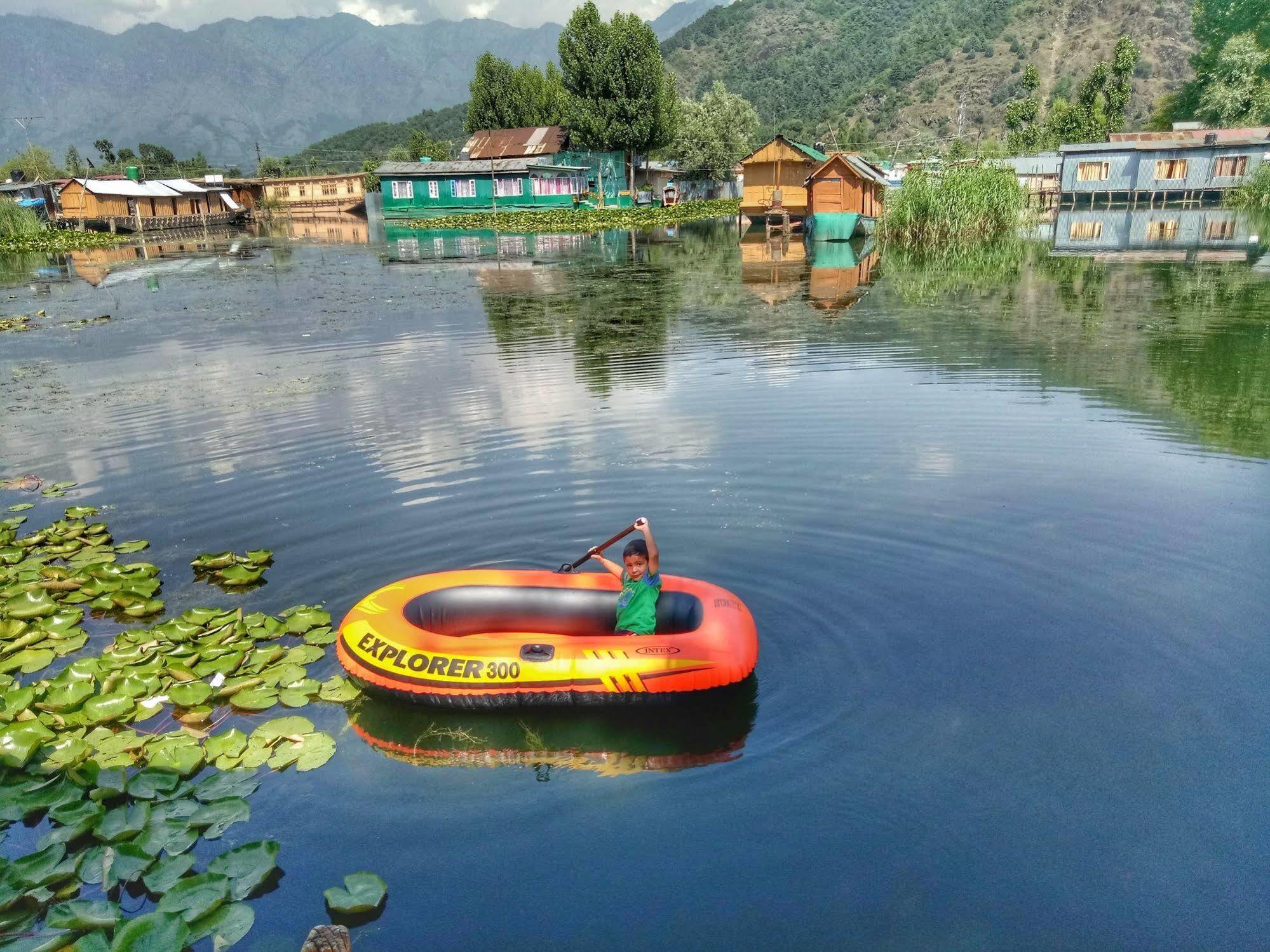 New Bul Bul Group Of Houseboats Srinagar Otel Durgjan Dış mekan fotoğraf